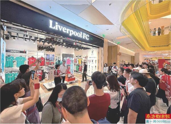 利物浦官方商店广东首店深圳K11盛大开业