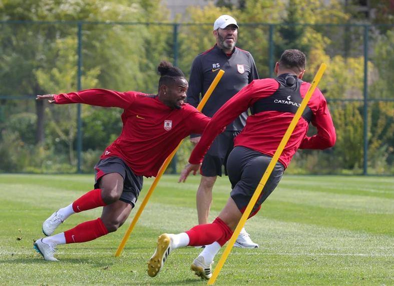 CCTV5直播河南VS亚泰：卡多索停赛，卡米洛复出，亚泰5-1大胜