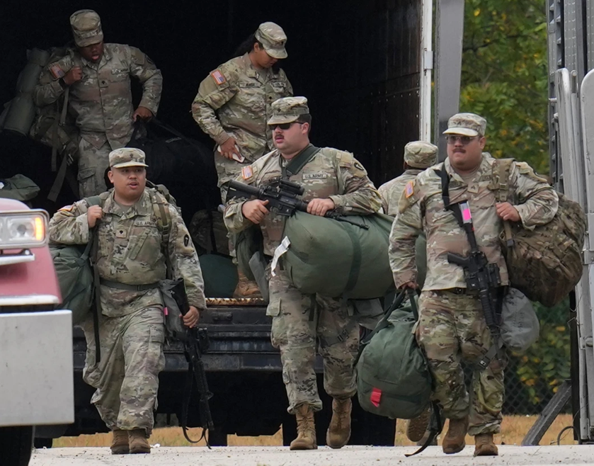 美防长抨击军中肥胖后，士兵照片引发热议