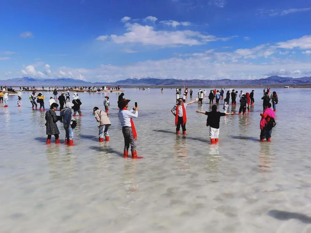 年轻人消费觉醒：景区宰客套路致大量景点倒闭