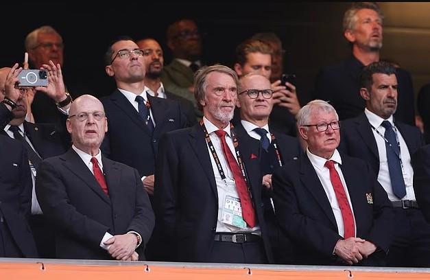 邮报独家：格雷泽家族对曼联要价超66亿美元，出售进程缓慢