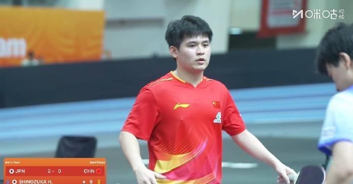 林诗栋3-2险胜篠塚大登，国乒男团半决赛1-2暂时落后日本