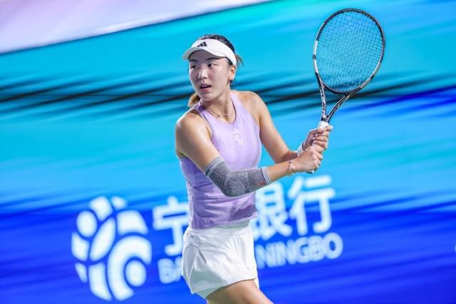 王欣瑜底线回球