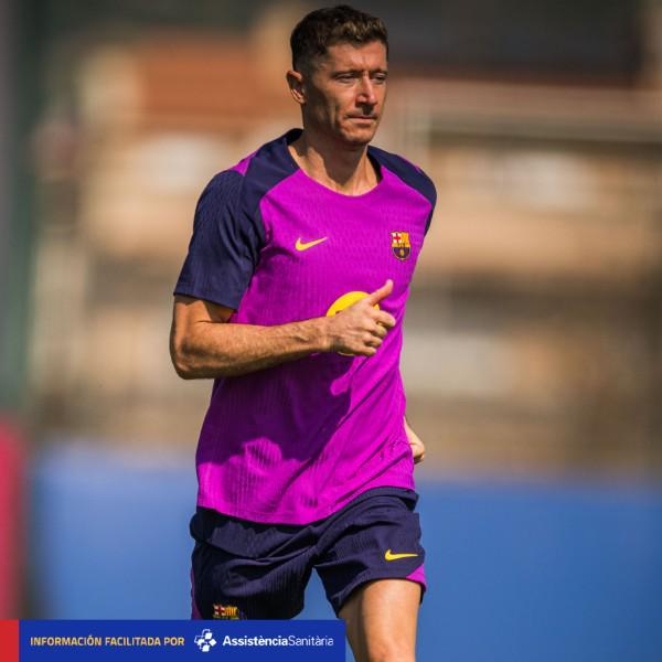 巴萨官方确认：莱万左大腿肌腱撕裂，复出时间未知