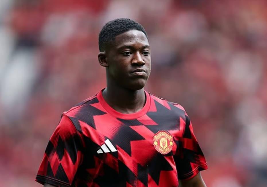 邮报：曼联梅努替补地位稳固，短期内难获主力机会