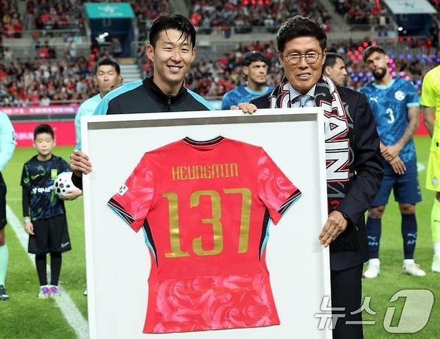 孙兴慜谈韩国队：巴西惨败后重振士气，世界杯备战信心足