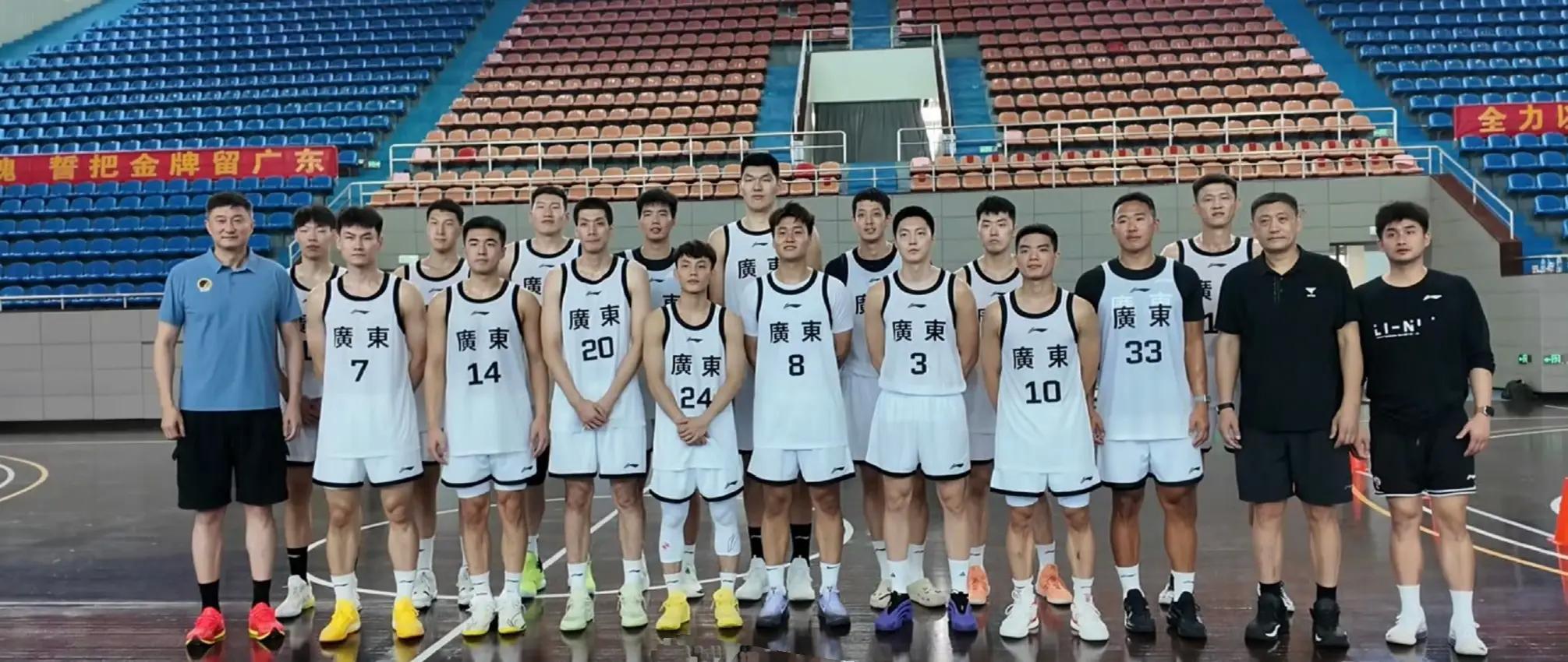 广东全运会男篮名单揭晓：赵睿胡明轩领衔，崔永熙出战U22