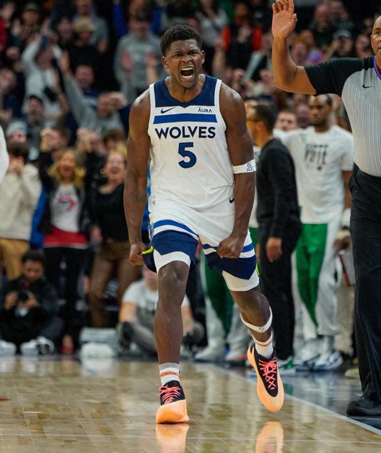 现役巨星季后赛征程：华子、库里、老詹与哈登的季后赛传奇