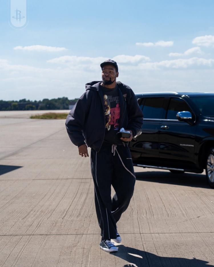 火箭迎战鹈鹕：首发阵容无悬念，伤员随队出征成焦点