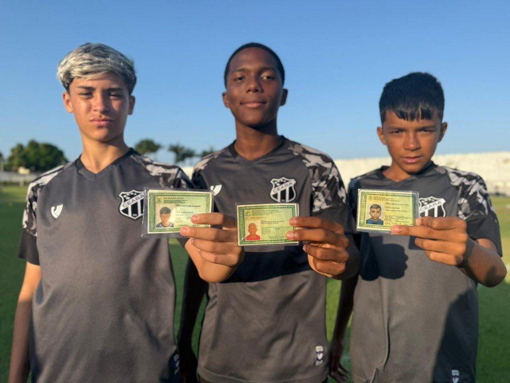 奇迹再现！巴甲塞阿拉青训营现梅西、伊涅斯塔、内马尔同队