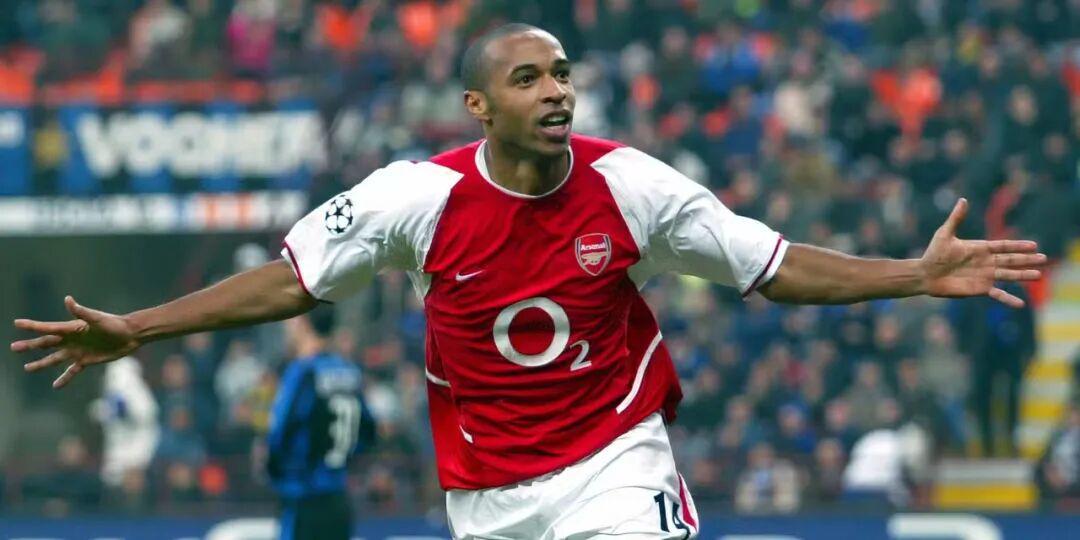 18岁身价5500万！阿森纳天才恩瓦内里踢法似梅西，比肩萨卡