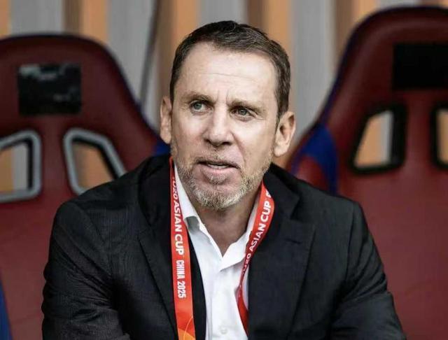 久尔杰维奇率队赴深圳全运赛场选拔U18国足新星