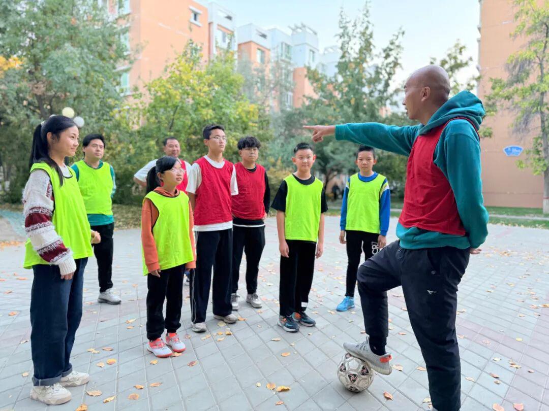乌鲁木齐足球老爹张晓东：用公益足球点亮社区活力