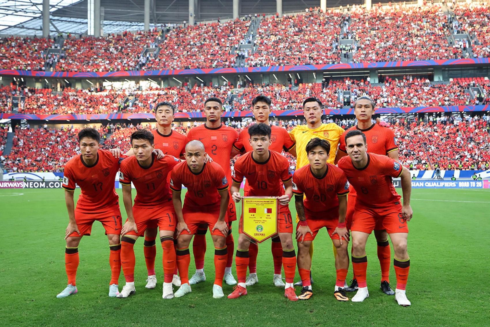 0-0！中国U22男足憾平泰国，射门18次难破门，王钰栋替补登场