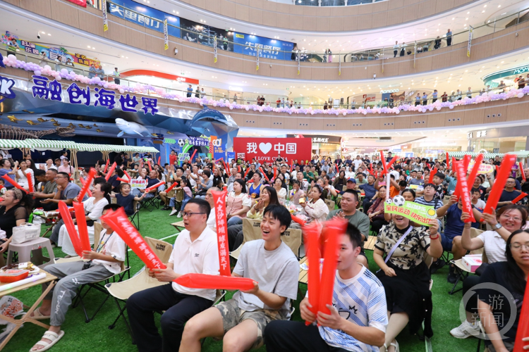 “体育+”创新模式：渝超第二观赛区激活消费新场景