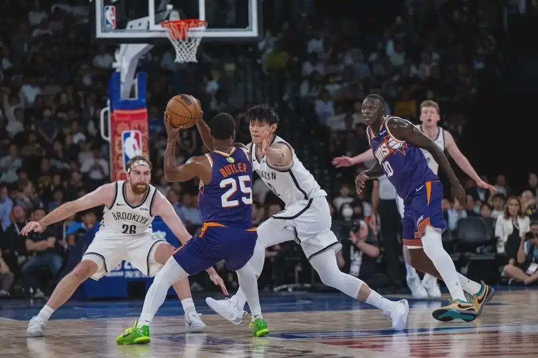 篮网中国赛冷落曾凡博！球迷怒斥：以后别来了