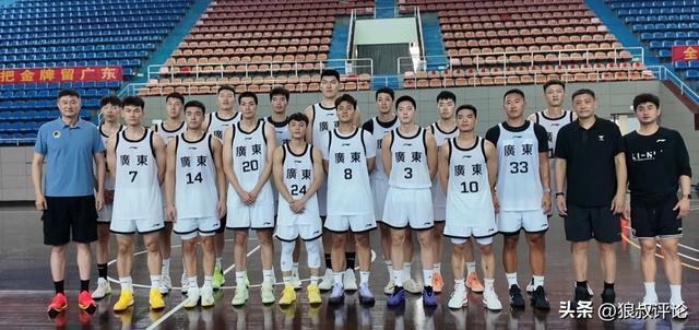 广东男篮全运阵容揭晓：徐杰胡明轩领衔，崔永熙出战U22组