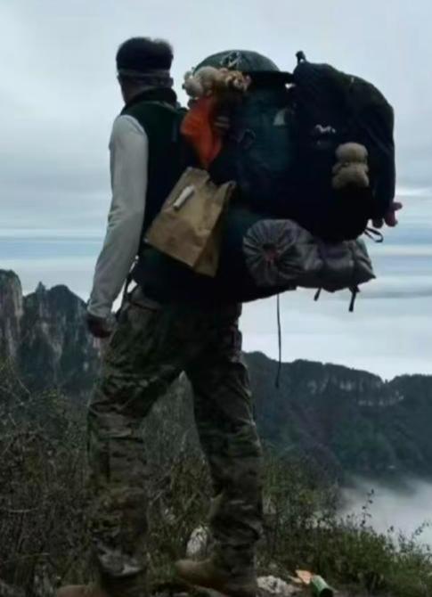 22岁男子南太行山徒步坠崖遇难 救援队水潭底部发现遗体