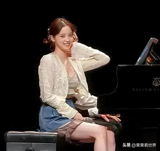 欧阳娜娜成长惊艳，身材与颜值双双升级引热议！