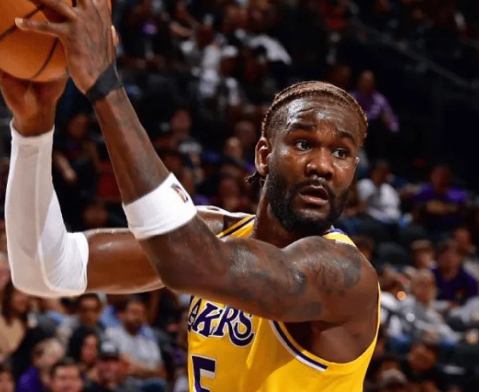 湖人104-113负太阳：四大隐患浮现，艾顿与拉拉维亚成焦点