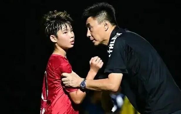 李玮锋：专注青训，为中国足球培养未来之星