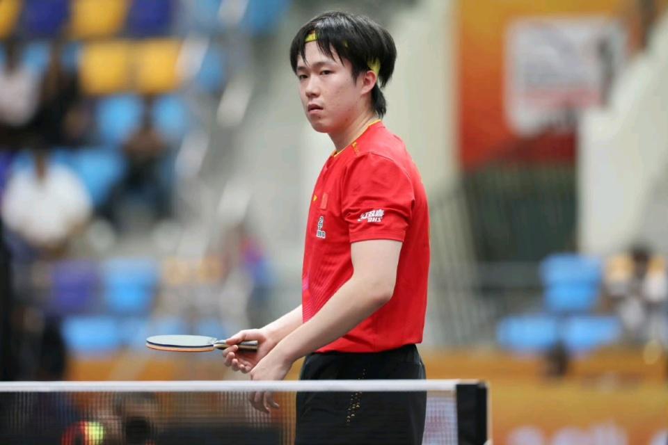 王楚钦逆转张本智和！国乒亚锦赛绝地反击，郭焱刘丁硕盛赞