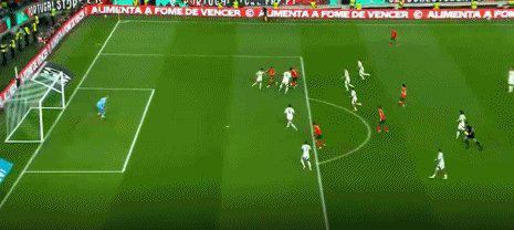 【早报】宝刀不老！40岁C罗独占世预赛射手王！