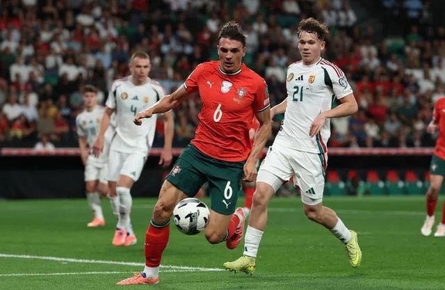 帕利尼亚评葡萄牙2-2匈牙利：对手实力强，下半场需提升压迫