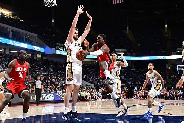 火箭替补控卫霍勒迪爆发！季前赛绝杀鹈鹕展现全能实力