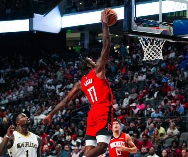 季前赛激战！火箭三分低迷仍领先鹈鹕，阿门冲突引关注