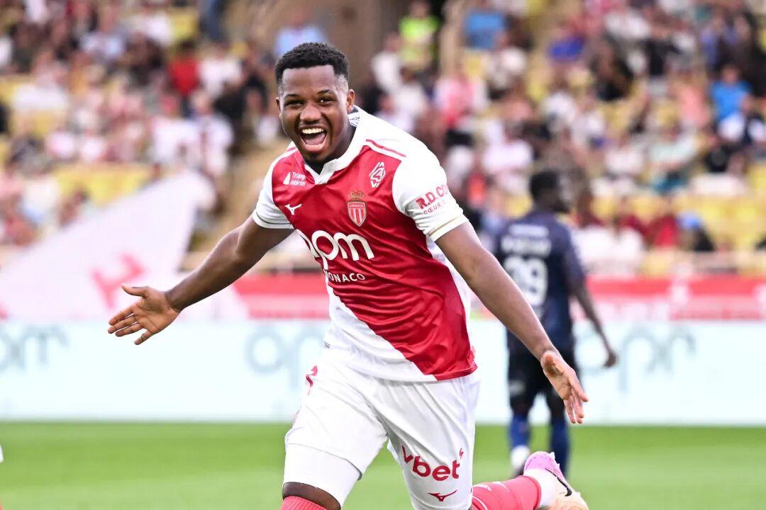 巴萨赚翻！法蒂法甲5场6球引英超3队哄抢