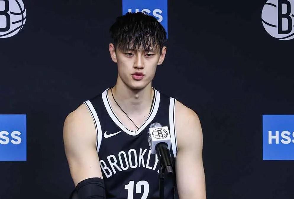 曾凡博未来去向：CBA七位数年薪 vs G联赛略超10万美元