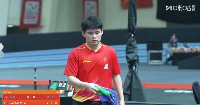乒乓球亚锦赛：林诗栋3-0横扫黄镇廷，国乒男团首盘1-0领先中国香港