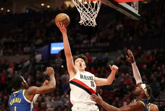 季前赛比卢普斯力挺杨瀚森 体能短板成关键挑战