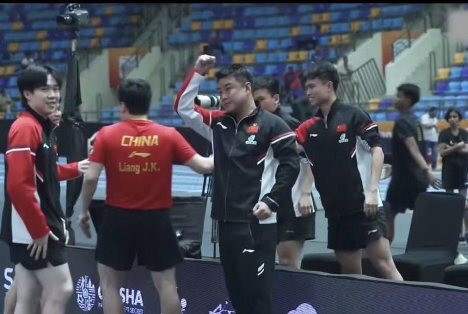 国乒印度参赛遇不公！观众偏袒日本队，转播镜头无视中国球迷