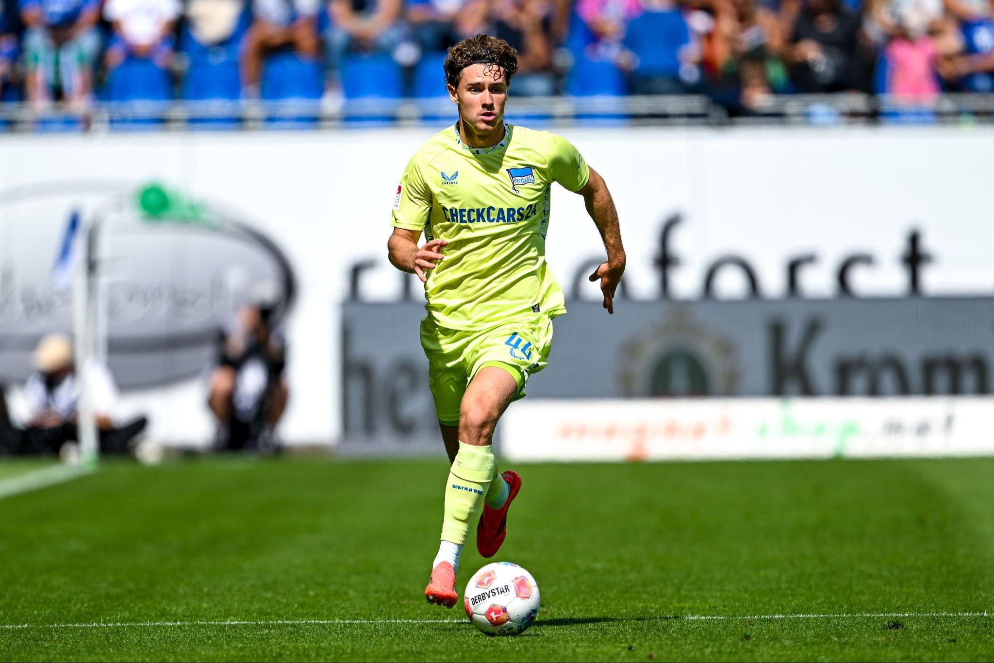 德天空：拜仁等多家德甲豪门争抢柏林赫塔21岁新星后卫格克特