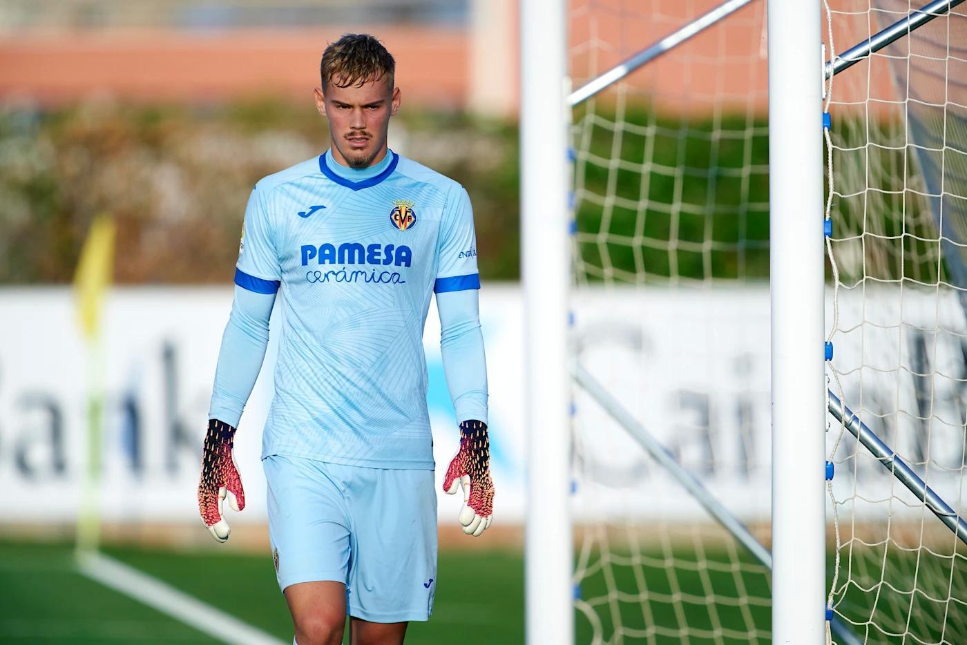 切尔西门将约恩森：偶像诺伊尔，曾与瑟洛特共住一室