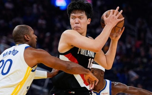 季前赛杨瀚森获主帅盛赞 比卢普斯：防守阅读能力出众