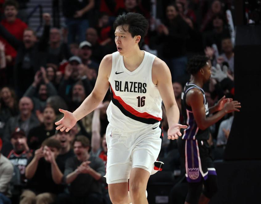 杨瀚森季前赛闪耀：融入NBA，巨星范儿尽显