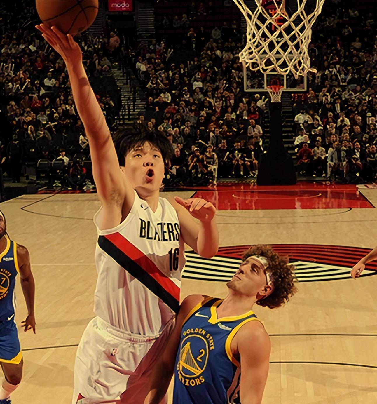 杨瀚森从6犯到9分6板蜕变，开拓者主帅比卢普斯成关键，篮网需学习