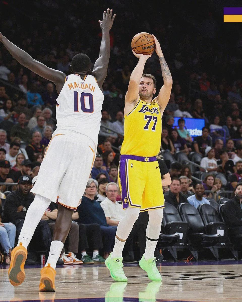 斯玛特湖人首秀数据引热议：0+0+1+0+0成焦点