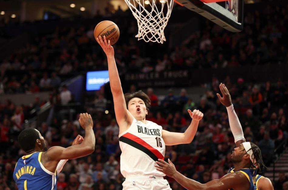 杨瀚森9分6板再战勇士，克林根首发表态压力倍增