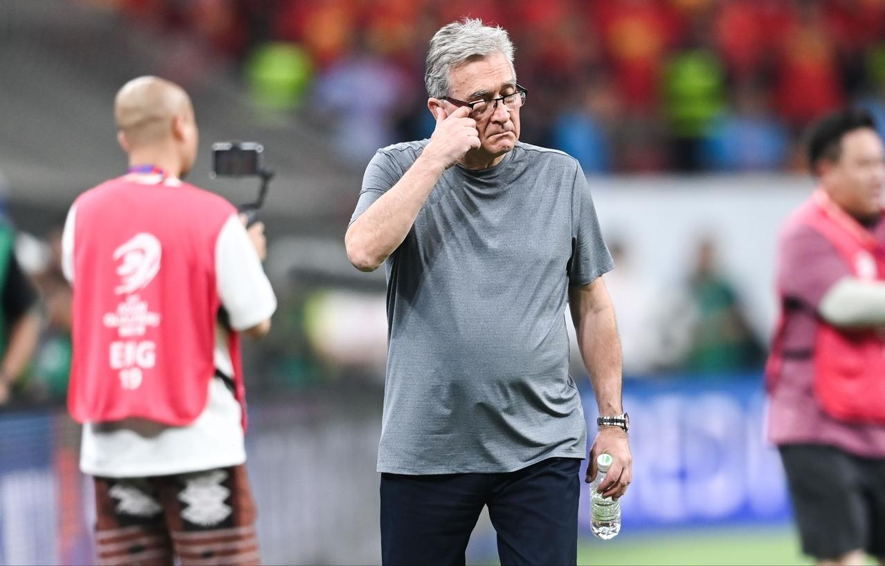 伊万直指国足痛点：战术僵化、跑动不足成关键短板