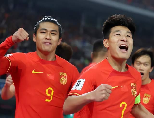 国足4个月未定主帅引争议，记者怒批选帅成闹剧