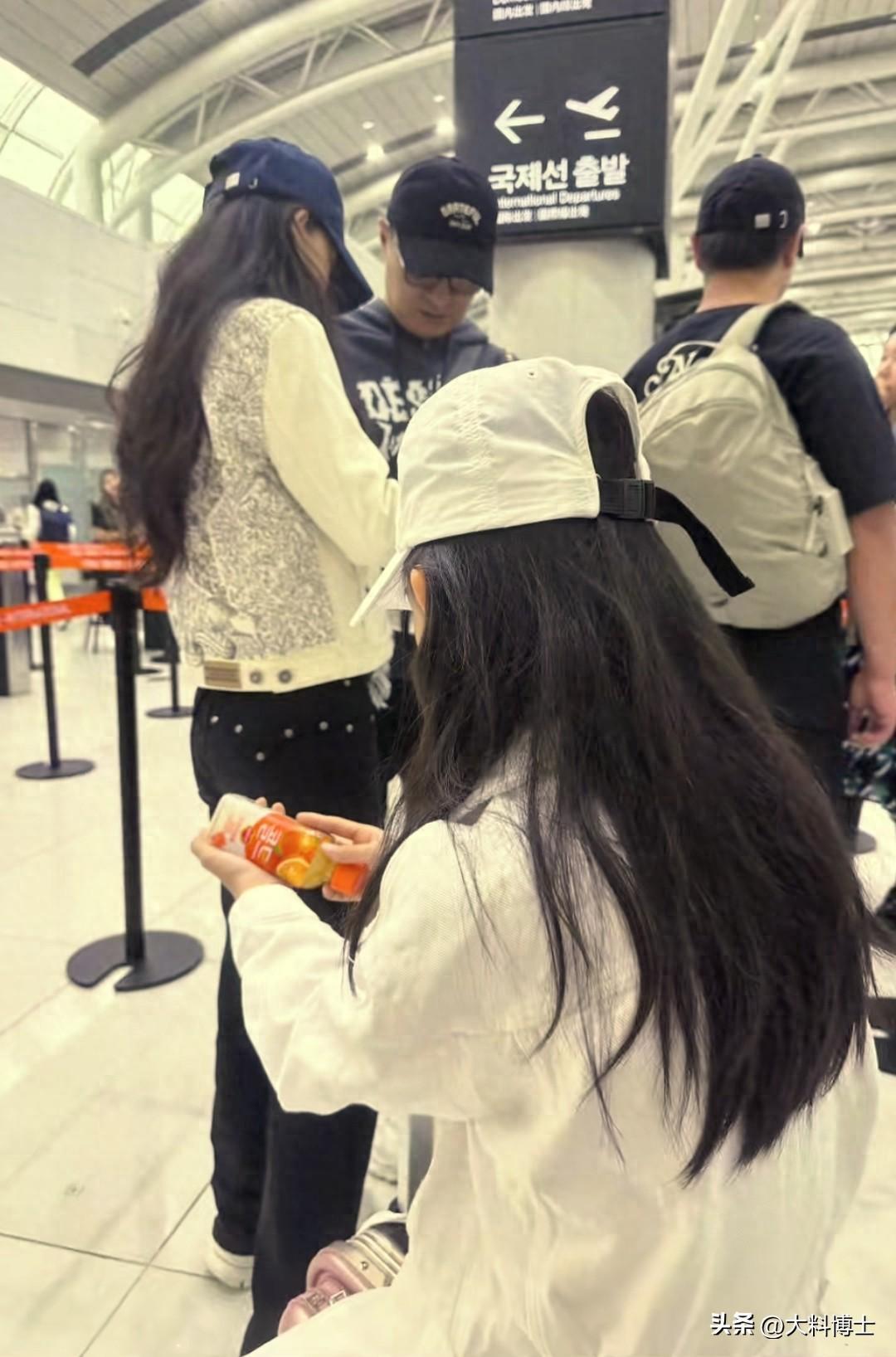 汪峰森林北济州岛机场甜蜜拥抱，女儿醒醒见证温馨一刻