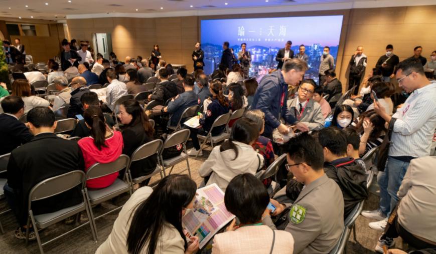 黄奇帆预言成真：中国房地产硬着陆后的市场重构与未来趋势