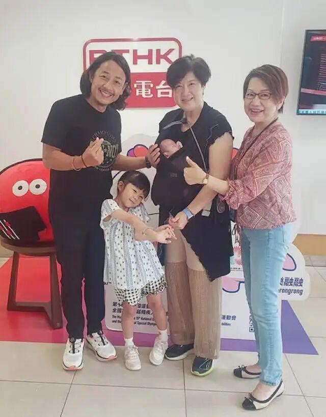 前TVB男星58岁太太高龄产女,追平香港纪录盼健康到90