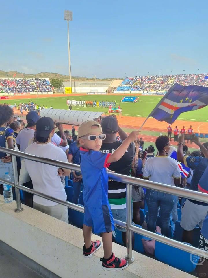 当地中国人：佛得角联赛冠军能踢中超；大街小巷都是踢球的人