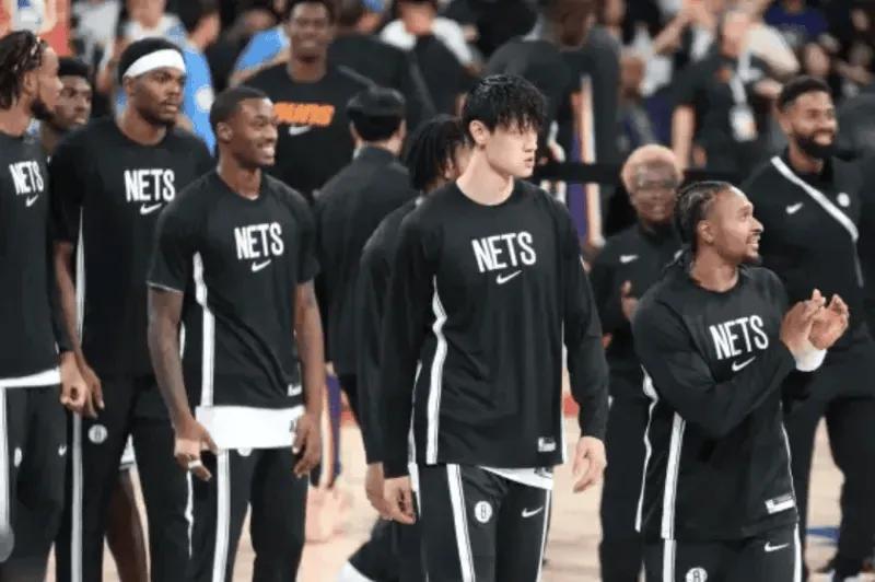 篮网逐梦内幕：曾凡博夏联缺席，康复三周归队，自费追梦太励志