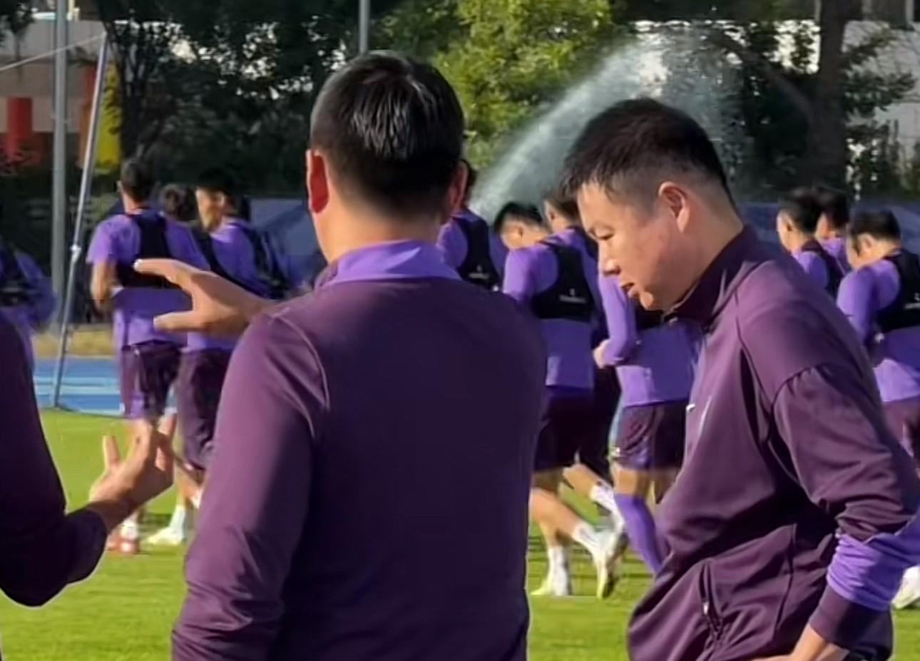 津门虎队赛前一日抵达云南 巧妙应对高原挑战